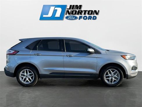 Used 2022 Ford Edge SEL image 2