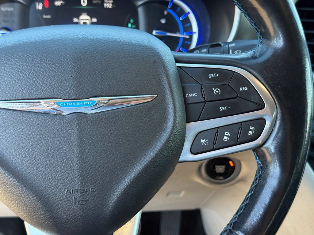 Used 2021 Chrysler Pacifica Touring-L FWD image 16