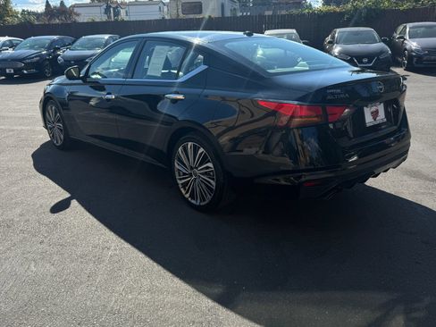 Used 2023 Nissan Altima 2.5 SL FWD image 5