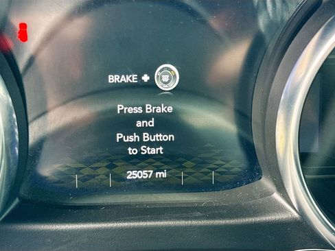 Used 2022 Jeep Wrangler Unlimited Sahara image 13