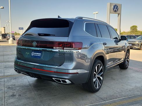 Used 2024 Volkswagen Atlas SEL Premium R-Line AWD/4WD image 5