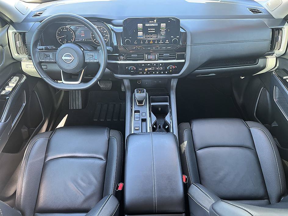 Certified 2025 Nissan Pathfinder SL w/ SL Premium Package FWD image 18