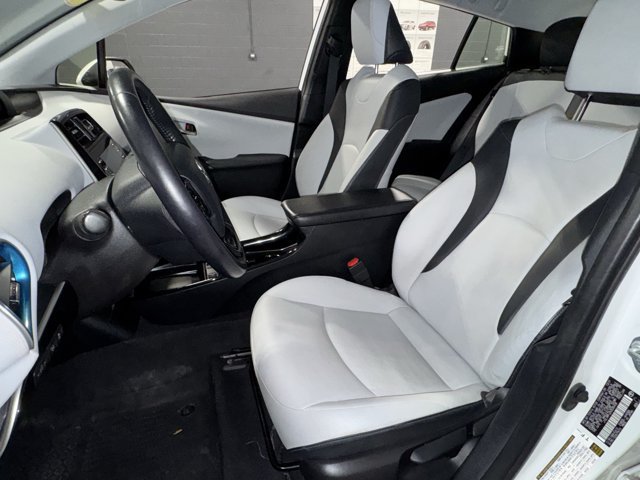 Used 2022 Toyota Prius XLE AWD/4WD image 33
