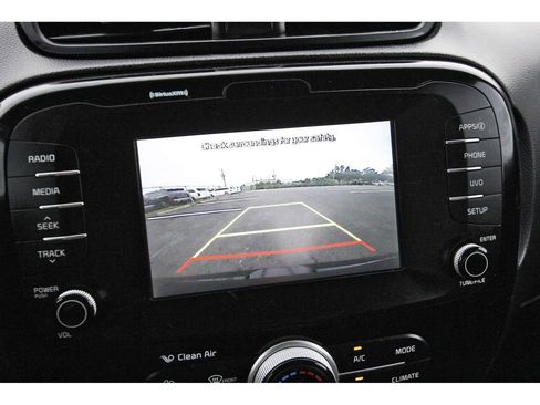 Used 2018 Kia Soul ! FWD image 22