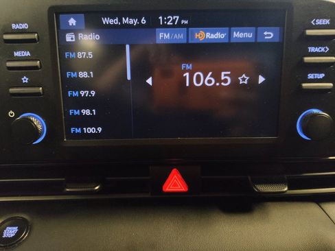 Used 2025 Hyundai Elantra Sport FWD image 25