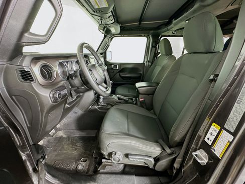 Used 2018 Jeep Wrangler Unlimited Sport S image 13