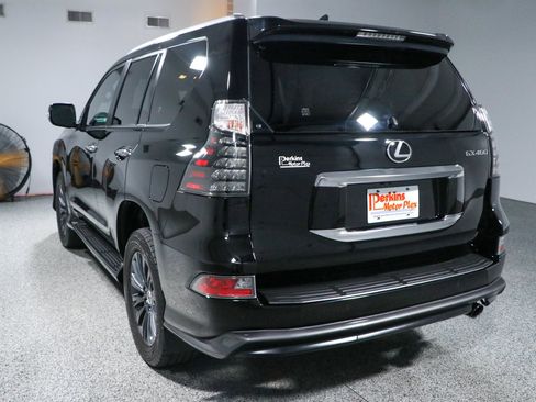 Used 2023 Lexus GX 460 Premium w/ Accessory Package AWD/4WD image 9