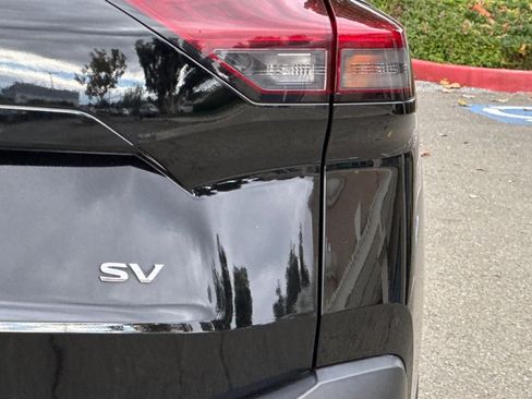 Certified 2023 Nissan Rogue SV image 33