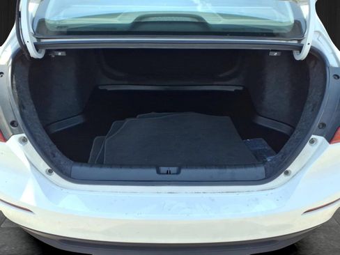 Used 2019 Honda Insight EX image 12