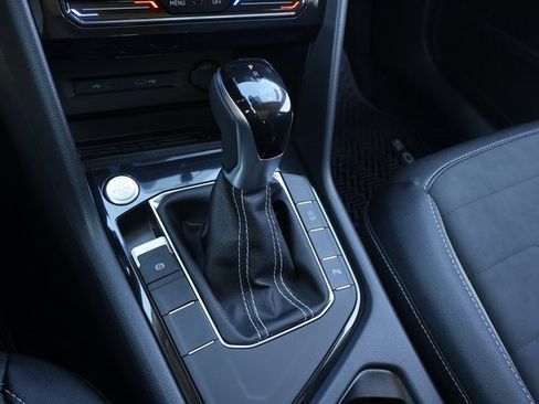 New 2026 Volkswagen Taos SE image 24