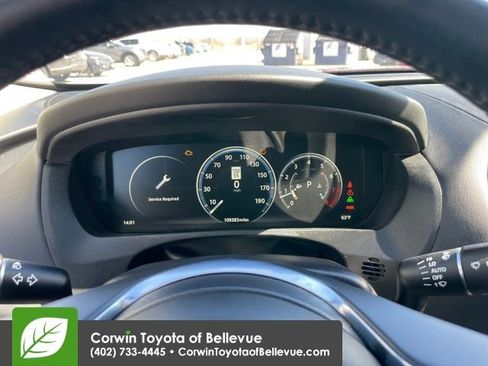 Used 2017 Jaguar F-PACE S image 17