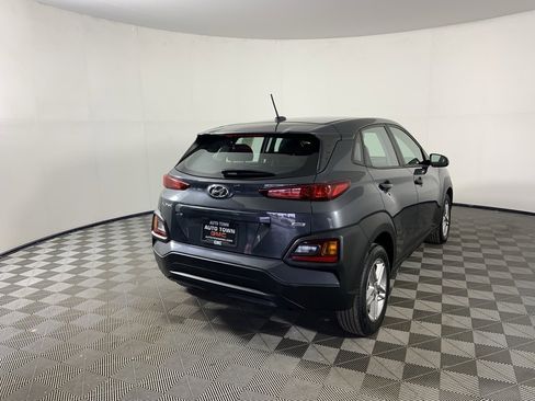 Used 2021 Hyundai Kona SE image 3