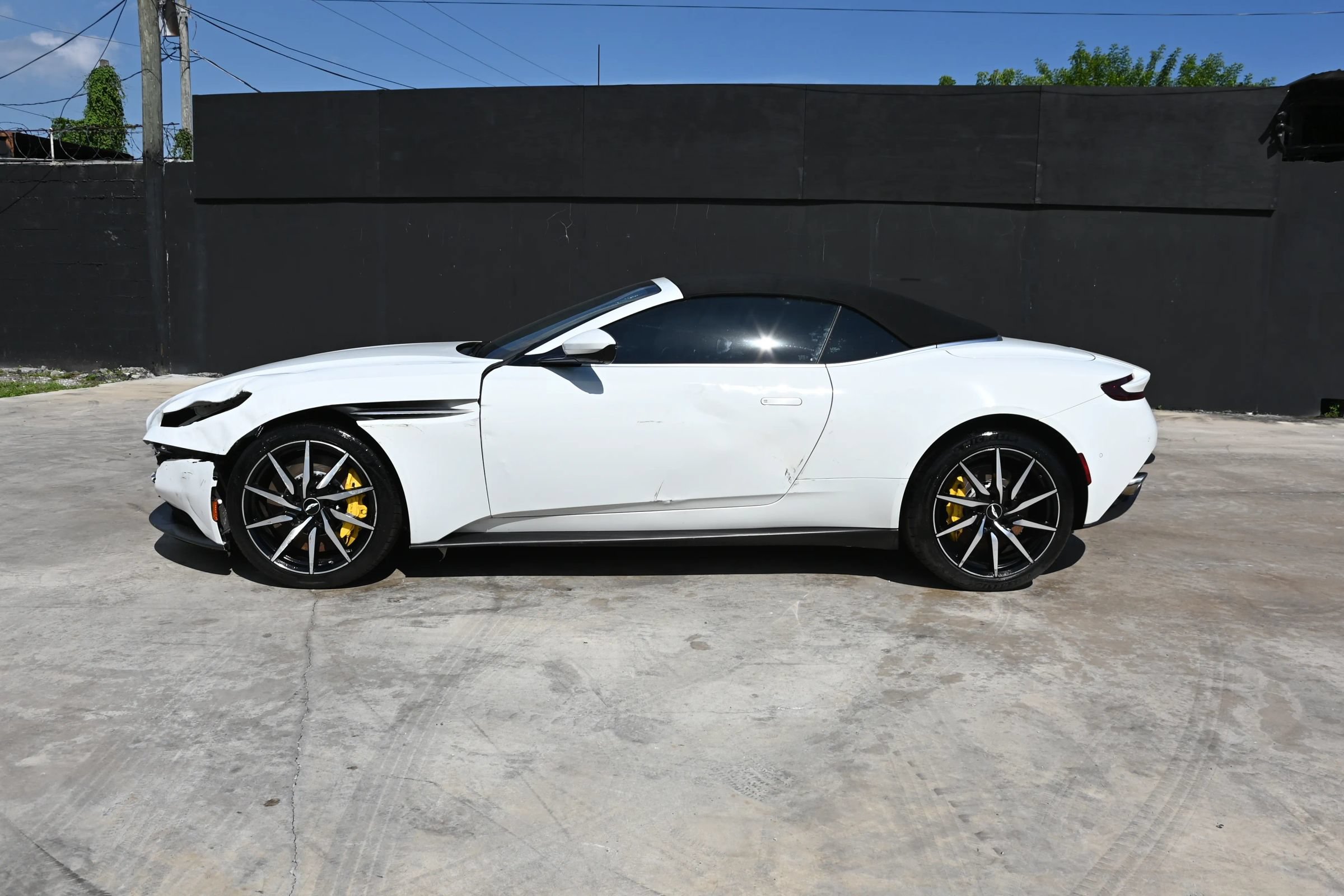 Used 2020 Aston Martin DB11 Volante RWD image 7