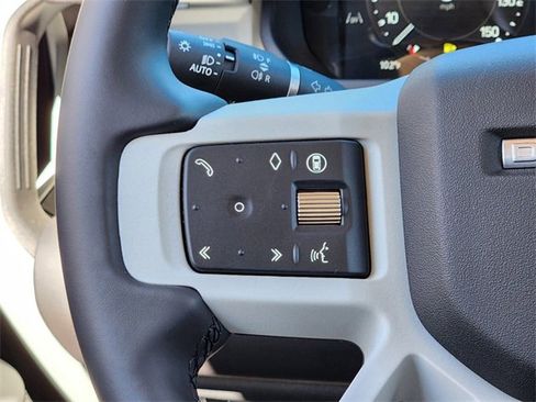 New 2024 Land Rover Defender 130 S image 27