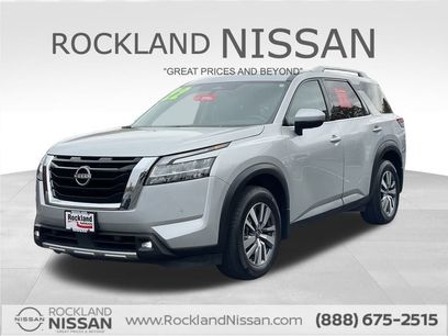 Certified 2022 Nissan Pathfinder SL