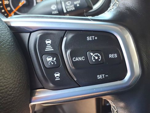 Certified 2020 Jeep Gladiator Overland AWD/4WD image 19