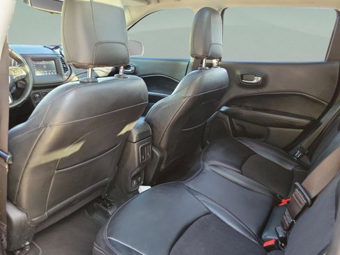 Used 2019 Jeep Compass Latitude w/ Cold Weather Group AWD/4WD image 5