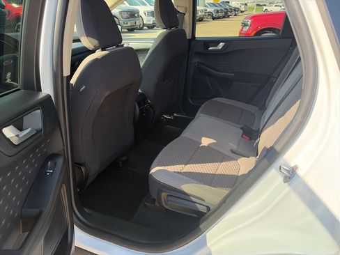 Used 2020 Ford Escape SE image 14