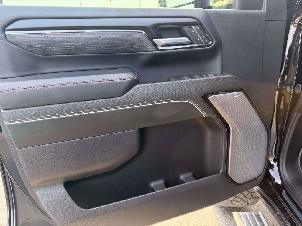 Used 2025 GMC Sierra 2500 AT4X AWD/4WD image 14
