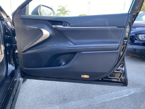 Used 2021 Toyota Camry XLE image 21