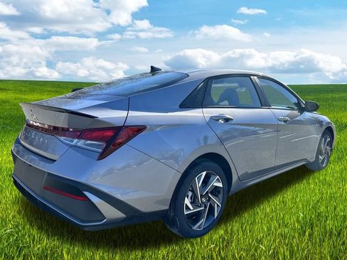 Used 2025 Hyundai Elantra Sport w/ Cargo Package image 6