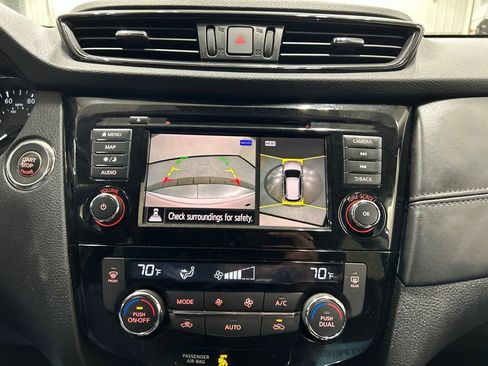 Used 2019 Nissan Rogue SL AWD/4WD image 21