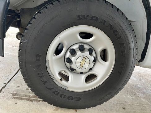 Used 2021 Chevrolet Express 2500 Extended w/ Driver Convenience Package image 12