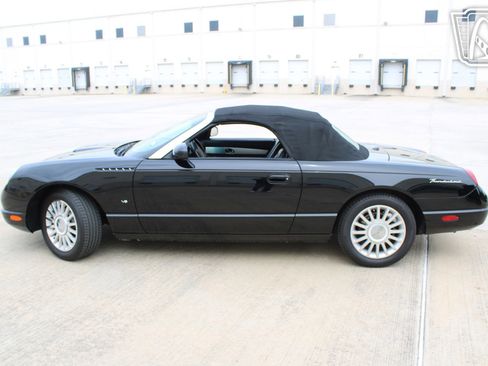 Used 2004 Ford Thunderbird RWD image 12