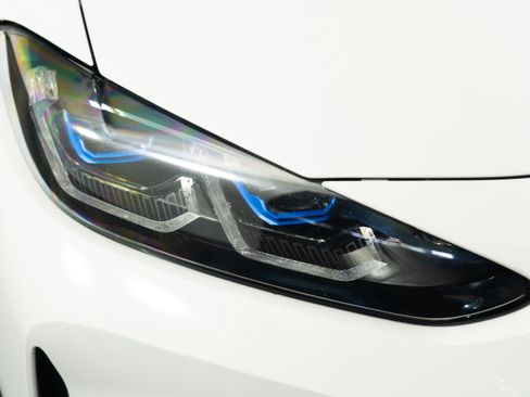 Used 2024 BMW M4 Competition image 23