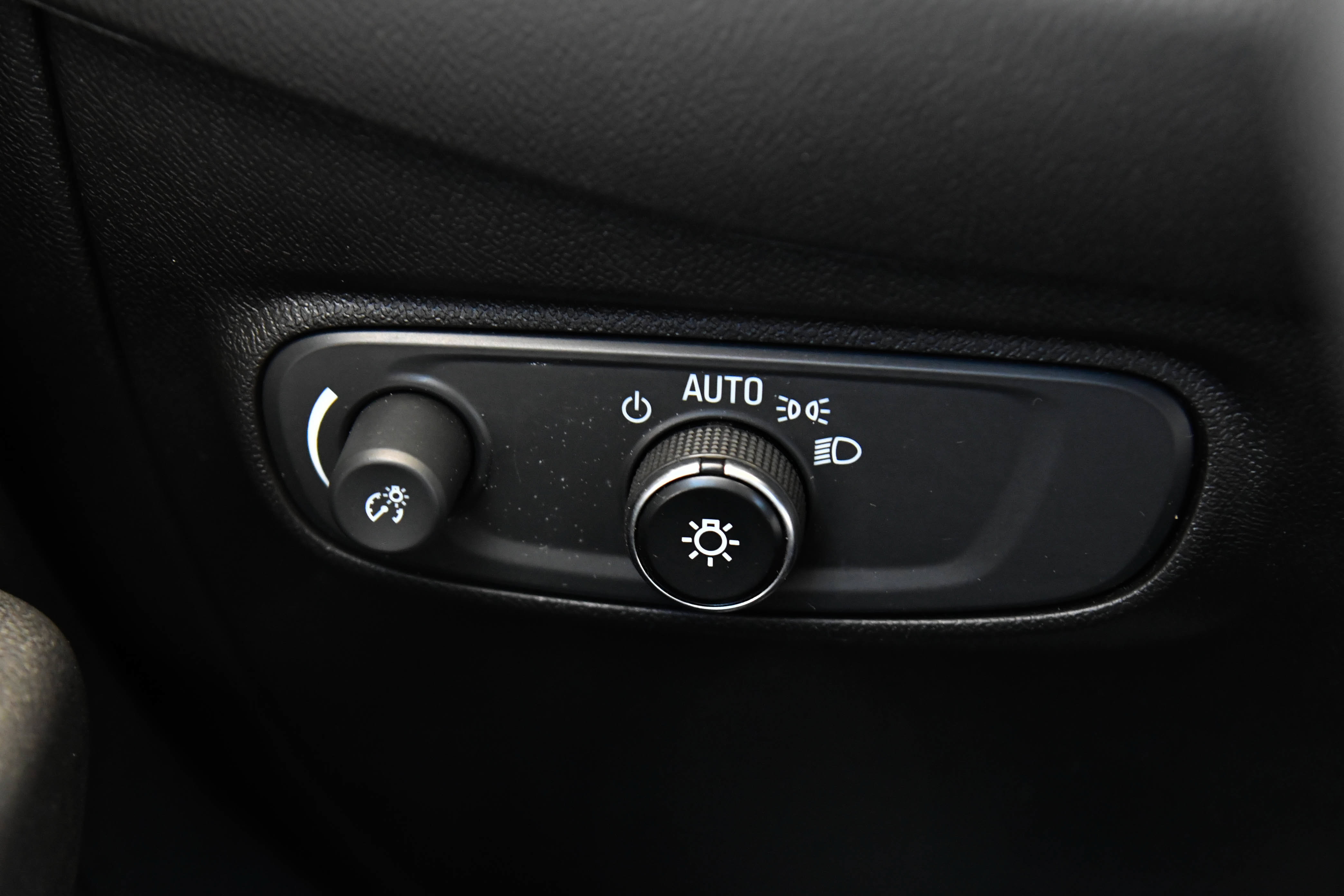 Used 2022 Chevrolet Equinox LS AWD/4WD image 32