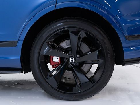 Certified 2025 Bentley Bentayga Extended Wheelbase image 45