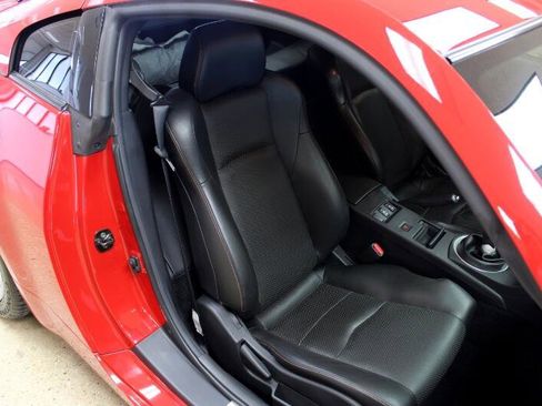 Used 2004 Nissan 350Z Touring w/ Cargo Convenience Pkg image 30