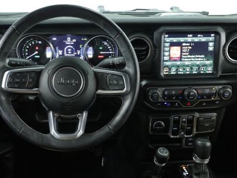 Used 2022 Jeep Wrangler Unlimited Sahara w/ Cold Weather Group image 12