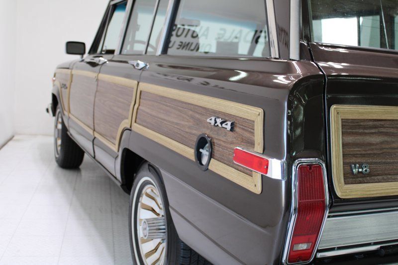 Used 1987 Jeep Grand Wagoneer AWD/4WD image 17