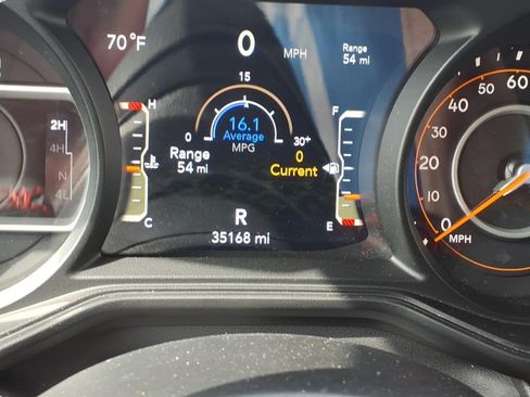 Used 2025 Jeep Wrangler Unlimited Rubicon AWD/4WD image 24