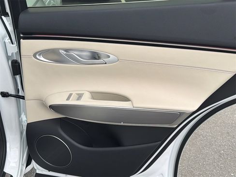 New 2026 Genesis GV70 2.5T Select image 16