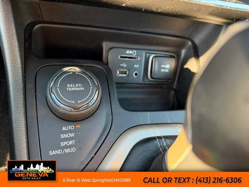 Used 2015 Jeep Cherokee Limited image 20