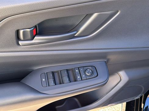 New 2026 Toyota Prius SE image 15