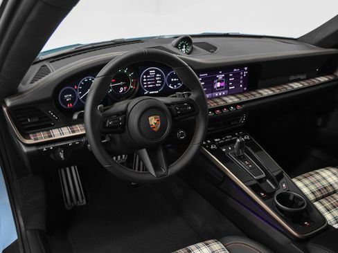 Used 2025 Porsche 911 Turbo image 54