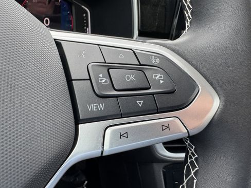 New 2025 Volkswagen Taos SEL image 31