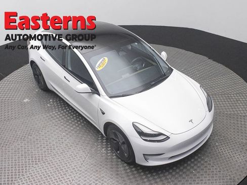 Used 2022 Tesla Model 3 Long Range AWD/4WD image 3