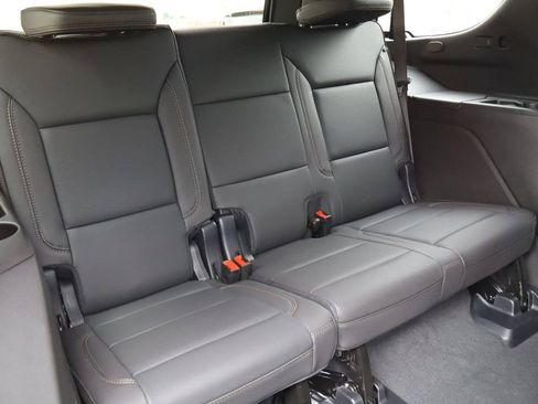 Used 2025 Chevrolet Tahoe High Country AWD/4WD image 20