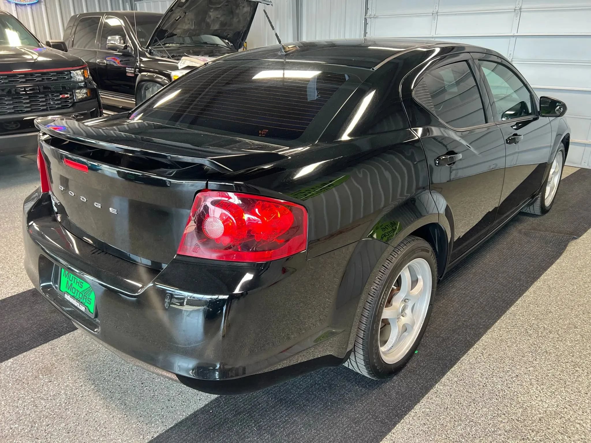 Used 2014 Dodge Avenger SXT w/ Blacktop Package FWD image 4