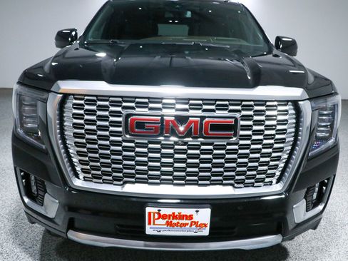 Used 2023 GMC Yukon Denali AWD/4WD image 4
