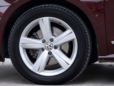 Used 2013 Volkswagen Passat TDI SEL Premium image 25