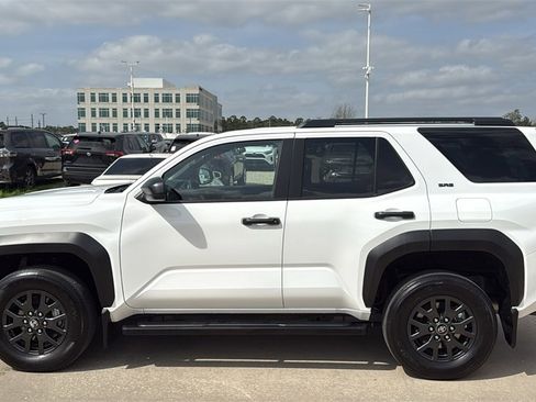 Used 2025 Toyota 4Runner SR5 image 2