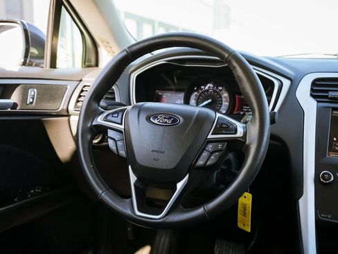 Used 2015 Ford Fusion SE image 30