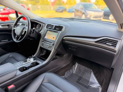 Used 2018 Ford Fusion SE w/ Equipment Group 602A FWD image 23
