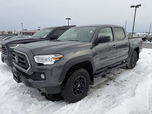 Used 2023 Toyota Tacoma SR5 w/ SX Package image 4