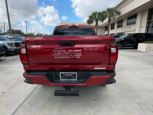 Used 2024 GMC Canyon Elevation w/ Elevation Premium Package image 12